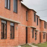 El Gobierno entregó las primeras casas de las 100 mil viviendas gratis