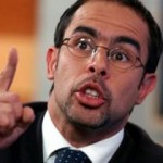 Benedetti vaticina salida de Ministros de Agricultura y Justicia