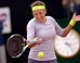Azarenka se cita con Serena Williams en la final de Roma
La tenista bielorrusa Victoria Azarenka devuelve una bola durante la semifinal que le enfrentó con la italiana Sara Errani en el Foro Italico en Rome, Italia. Azarenka ganó 6-0, 7-5. EFE