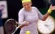 Azarenka se cita con Serena Williams en la final de Roma
La tenista bielorrusa Victoria Azarenka devuelve una bola durante la semifinal que le enfrentó con la italiana Sara Errani en el Foro Italico en Rome, Italia. Azarenka ganó 6-0, 7-5. EFE