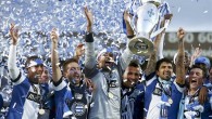 El Oporto se proclamó hoy campeón de la Liga portuguesa por vigésima séptima vez. En la imagen, Lucho Gonzalez en Pacos de Ferreira. EFE