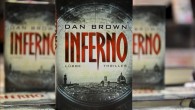 Ejemplares de la nueva novela del estadounidense Dan Brown "Inferno" se exponen en una librería en Berlín (Alemania). EFE/Archivo