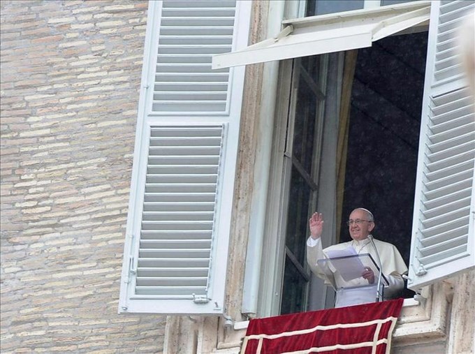 El papa Francisco durante la misa dominical en la Plaza de San Pedro.