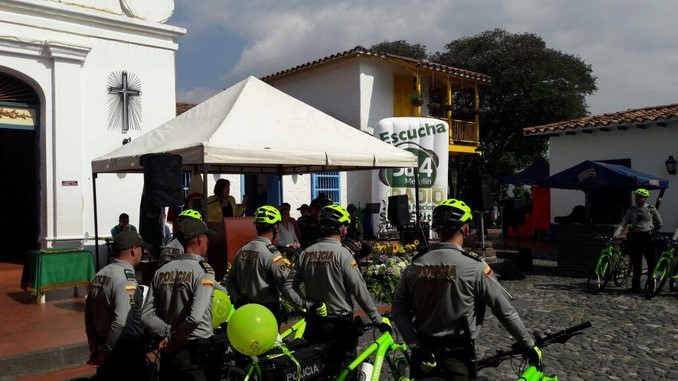 Entrega de bicicletas a Policía de Turismo.