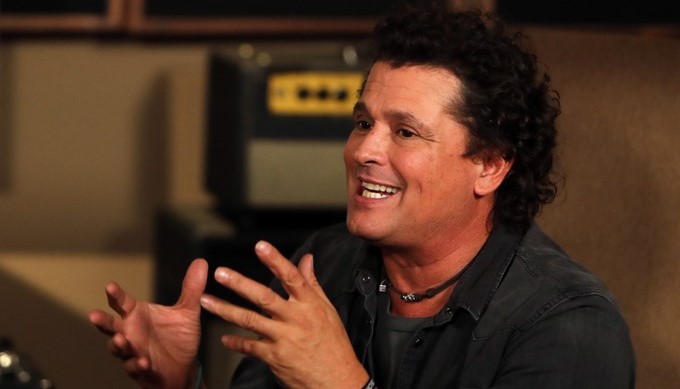 Fotografía del 09 de noviembre de 2017 del cantante colombiano Carlos Vives, durante una entrevista con Efe en Bogotá (Colombia). EFE