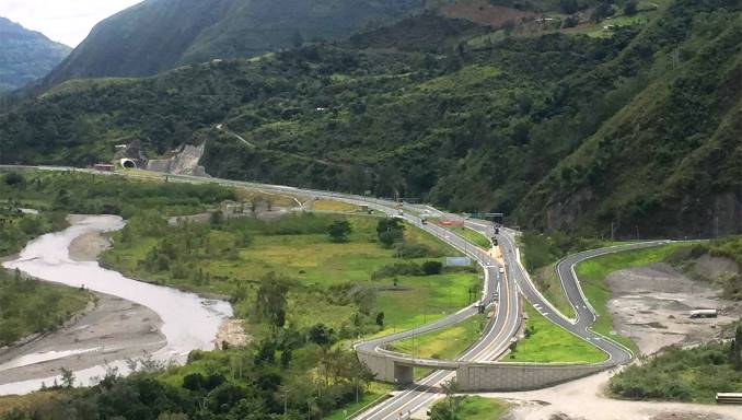 Doble calzada vía al Llano