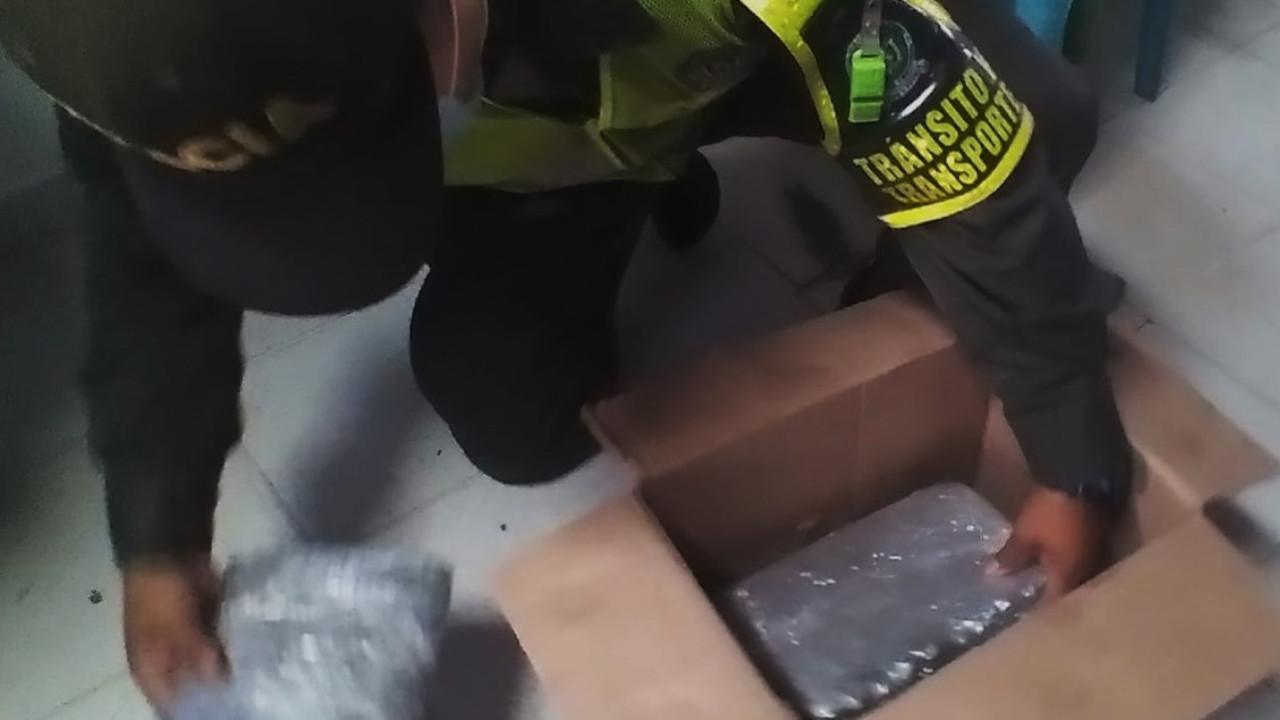 En bus que salió de Medellín hacia Barranquilla pillaron una caja repleta de Cripy