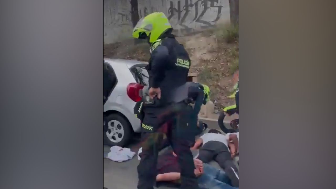 Detalles del conductor que fue encontrado ‘amarrado’ al interior de un vehículo en Zamora, Bello